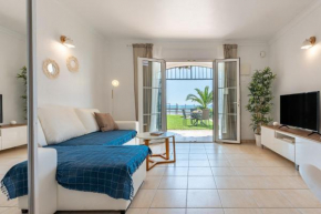 Cozy beach front house with open sea views located in Calahonda only few minutes away from Marbella - Costa del sol - CS120